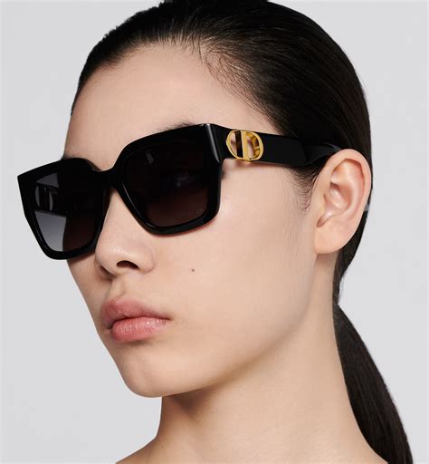 30Montaigne S8U Black Square Sunglasses .